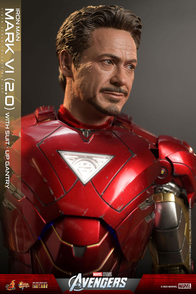 Marvel's The Avengers Movie Masterpiece Diecast Actionfigur 1/6 Iron Man Mark VI (2.0) mit Suit-Up Gantry 32 cm