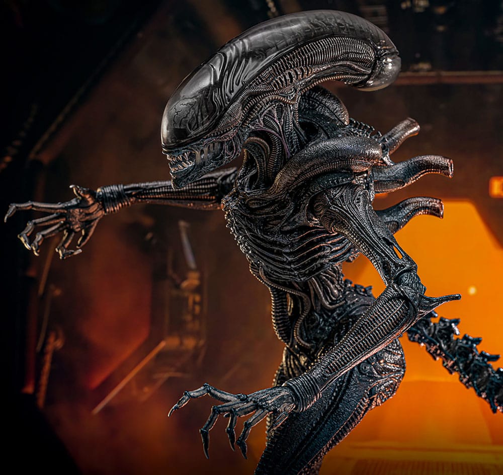 Alien: Romulus Movie Masterpiece Actionfigur 1/6 Scorched Xenomorph 44 cm