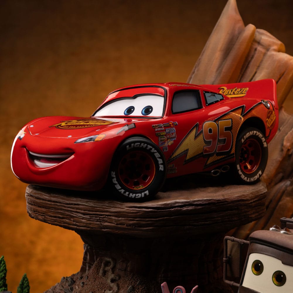 Cars Deluxe Art Scale Statue 1/10 Lightning Mcqueen & Hook 31 cm