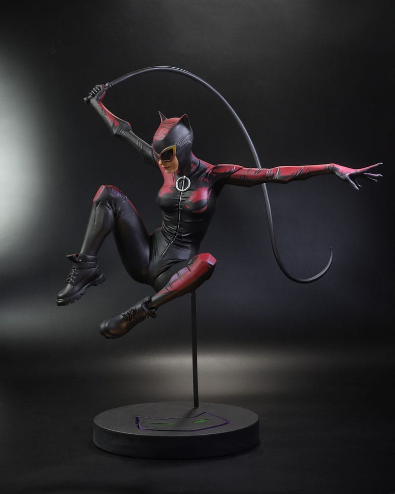 DC Designer Series Statue 1/6 Catwoman by Jock 33 cm