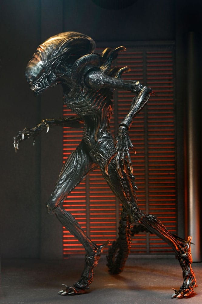 Alien: Romulus Ultimate Actionfigur Scorched Xenomorph 18 cm