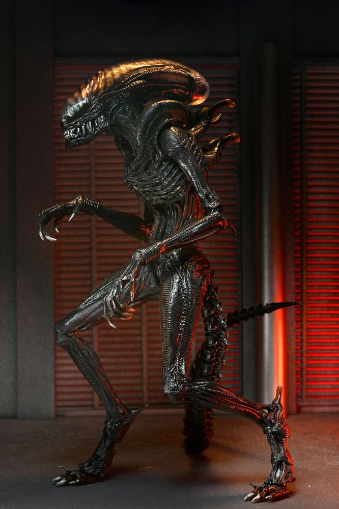 Alien: Romulus Ultimate Actionfigur Scorched Xenomorph 18 cm