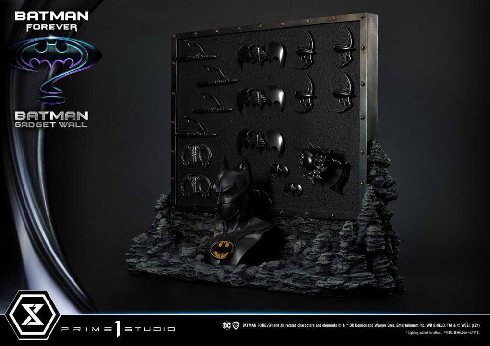 Batman Forever Museum Masterline Series Diorama 1/3 Batman Gadget Wall 49 cm