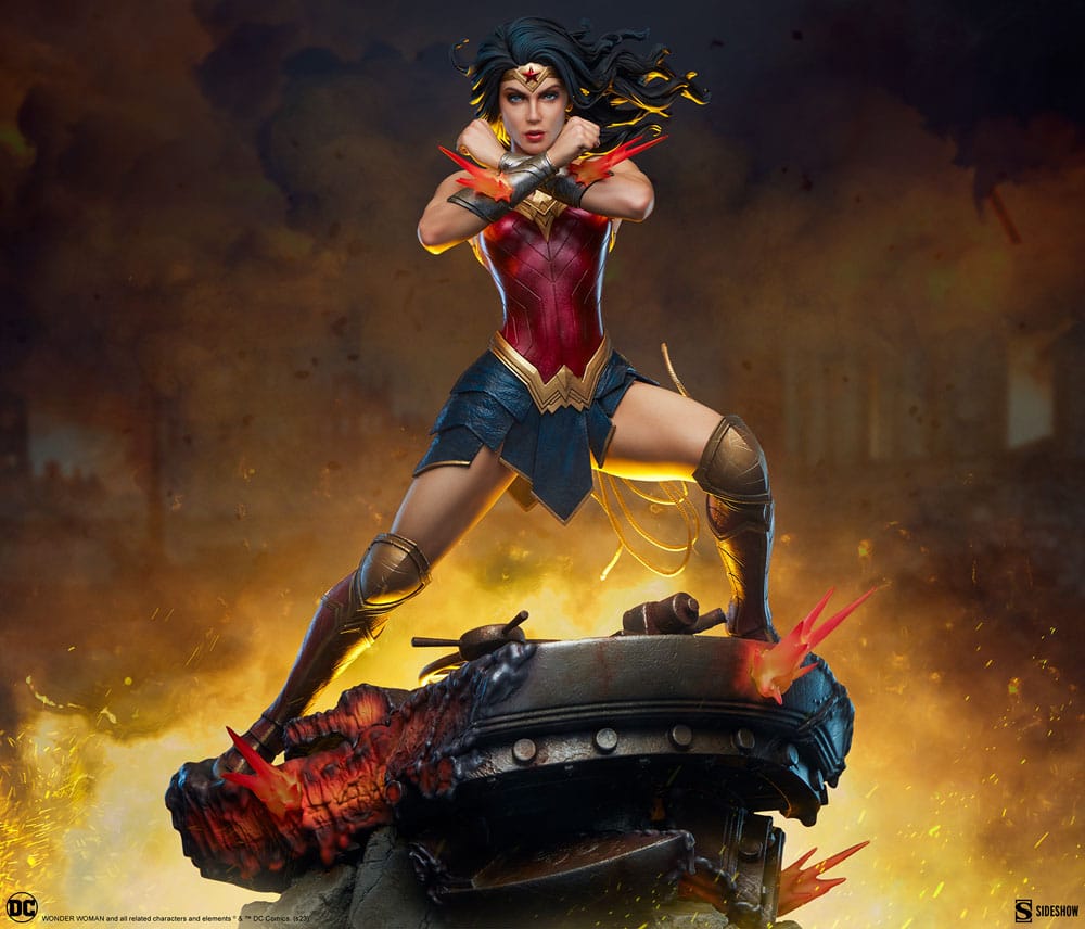 DC Comics Premium Format Statue Wonder Woman: Saving the Day 50 cm