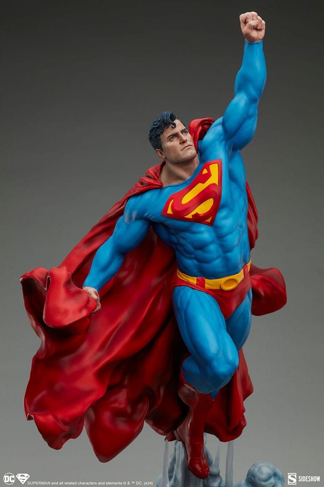 DC Comics Premium Format Statue Superman 84 cm